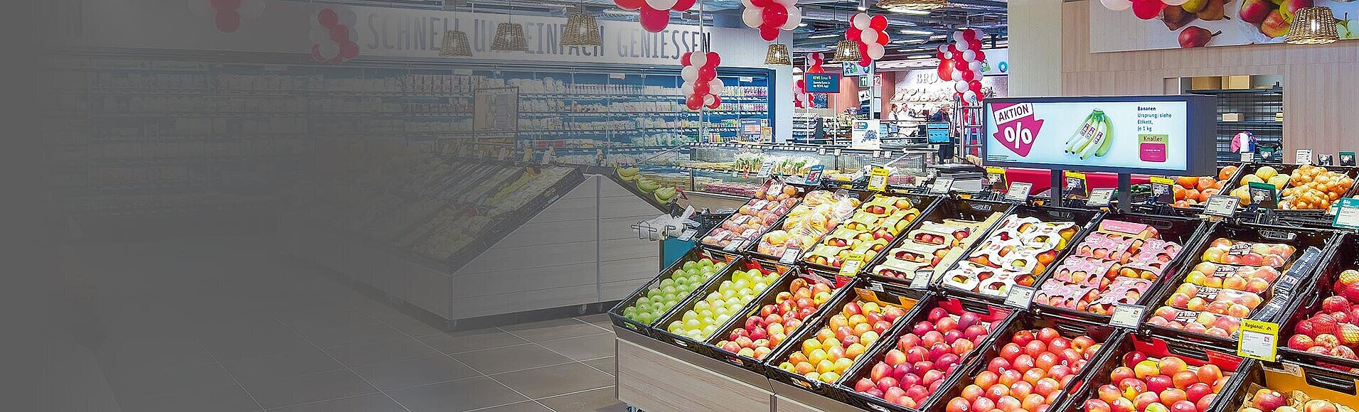 Innenansicht von REWE-Obstabteilung.