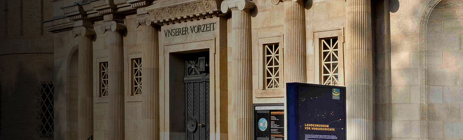 Fassade und Eingang des Landesmuseums